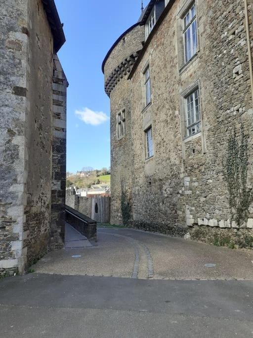 Sillé-le-Guillaume Charming Detached 2 Bedroom Ancient House In Medieval Quarter Of A Small Town In The Pays De La Loire, France מראה חיצוני תמונה