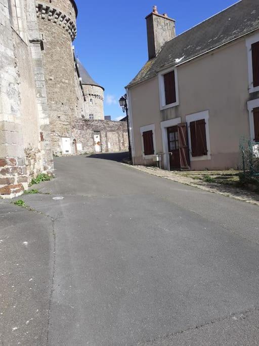 Sillé-le-Guillaume Charming Detached 2 Bedroom Ancient House In Medieval Quarter Of A Small Town In The Pays De La Loire, France מראה חיצוני תמונה