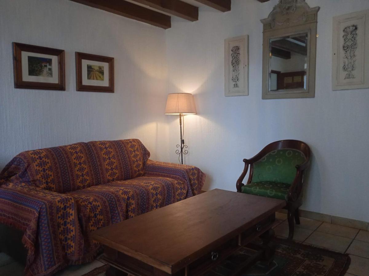 Sillé-le-Guillaume Charming Detached 2 Bedroom Ancient House In Medieval Quarter Of A Small Town In The Pays De La Loire, France מראה חיצוני תמונה
